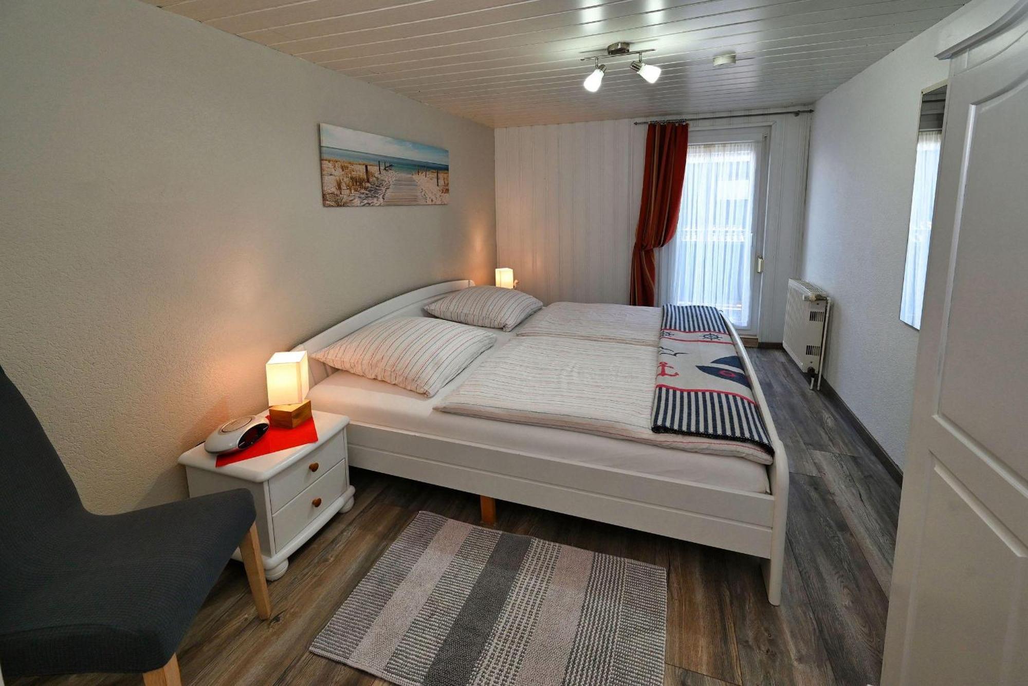 Haus-Karin-Ferienwohnung-2 Бюзум Экстерьер фото